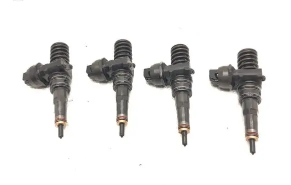 Skoda Fabia Mk1 (6Y) Fuel injectors set 038130073AJ