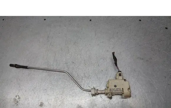 Volkswagen PASSAT B6 Holder (bracket) 3B0959782A