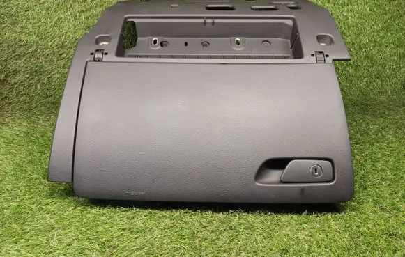 Audi A3 S3 8V Glove box set 8V5880302