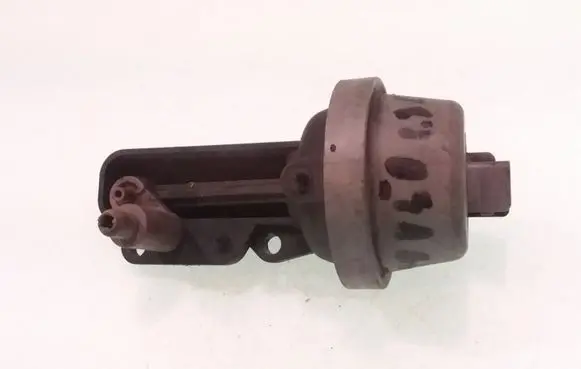 Volvo V50 Vacuum valve 042796