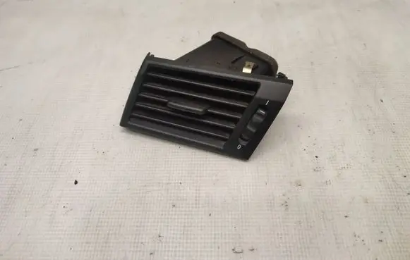 BMW X3 E83 Dash center air vent grill 3400075 64223400075