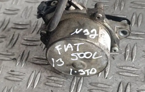 Fiat 500L Vacuum pump 