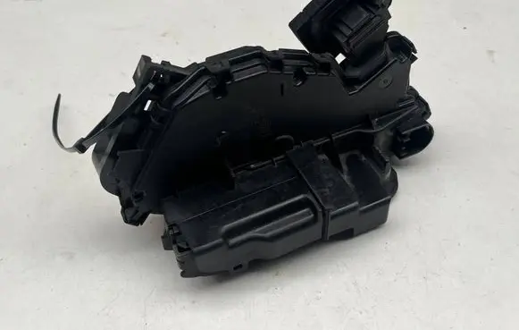 Audi A3 S3 8P Rear glass lock/latch Q427 5TB837015C
