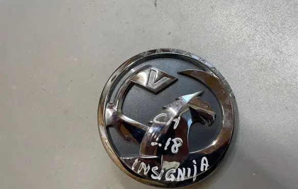 Opel Insignia B Tailgate opening switch 39061716