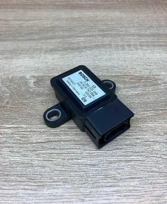 BMW 5 E39 ESP acceleration yaw rate sensor 6753694 0265005248