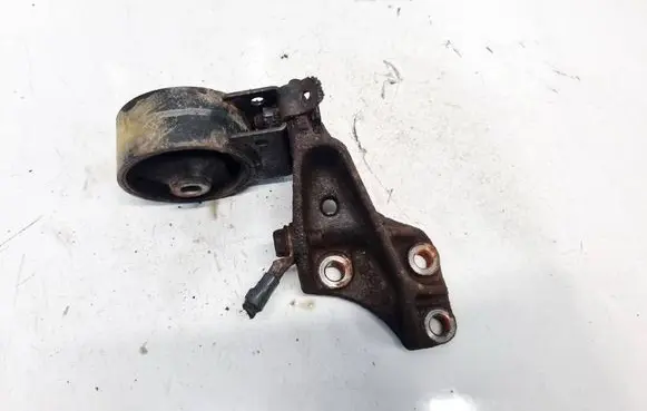 Toyota Yaris Engine mount bracket 