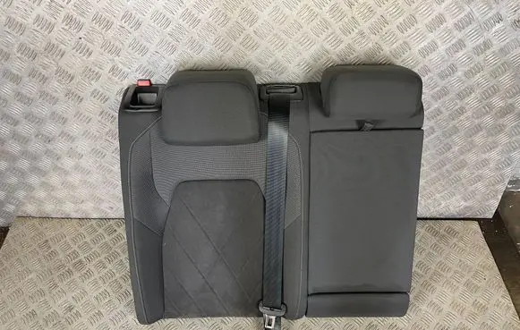 Volkswagen Golf VIII Rear seat 