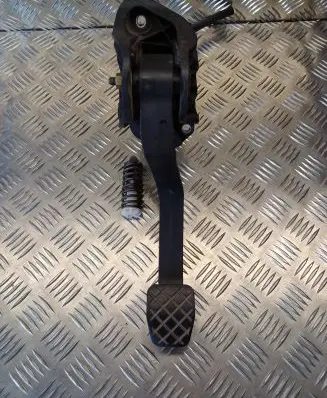 Volkswagen Golf Plus Clutch pedal 1K1721059BE 2600136342 ZD06102004