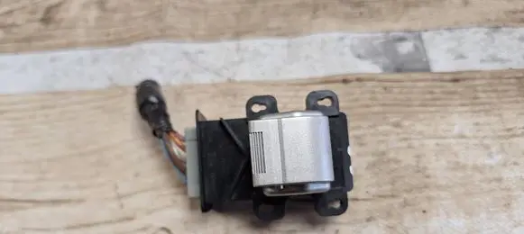 Honda FR-V Electric window control switch M20783