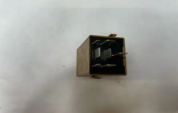BMW 5 E39 Window control relay 61368384505
