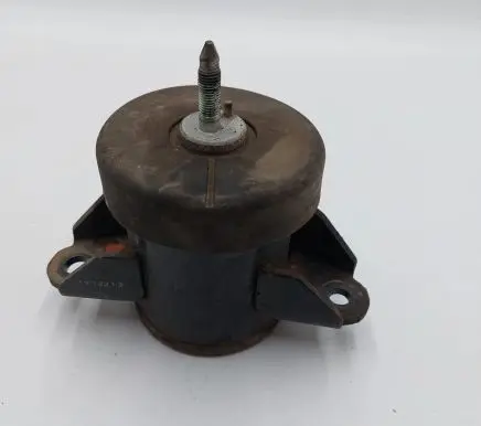 Nissan Leaf II (ZE1) Engine mount bracket