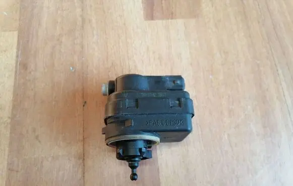 Land Rover Freelander Headlight level adjustment motor 1H5Z13A167AA XBS100170L