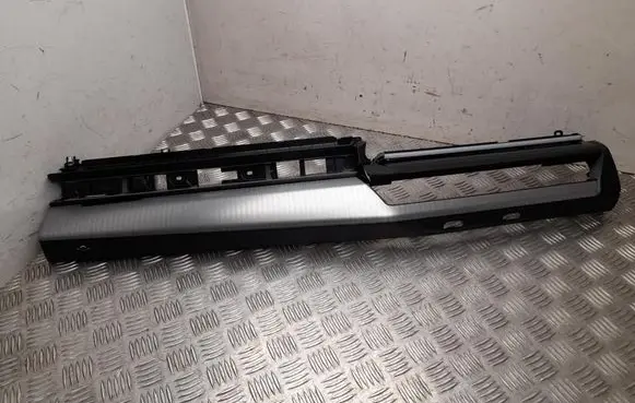 BMW 5 G60 G61 Radio/GPS head unit trim 9640047