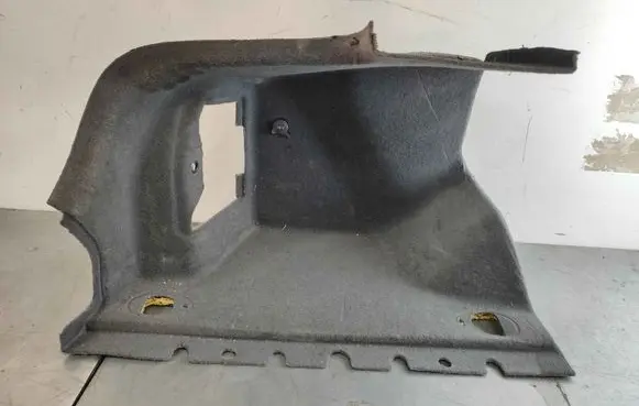 Maserati Quattroporte Tailgate/trunk side cover trim 981438800