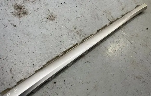 Mercedes-Benz R W251 Sill A2516980354