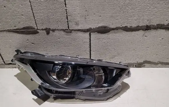 Toyota Yaris XP210 Headlight/headlamp k0-6