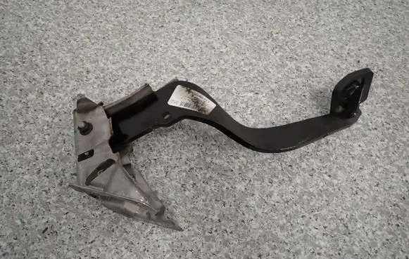 Mitsubishi Colt Pedal assembly 