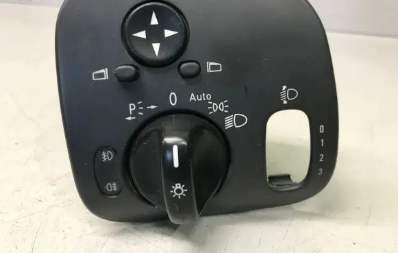 Mercedes-Benz C W203 Light switch A2035450604