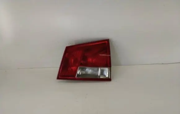 Tailgate rear/tail lights
