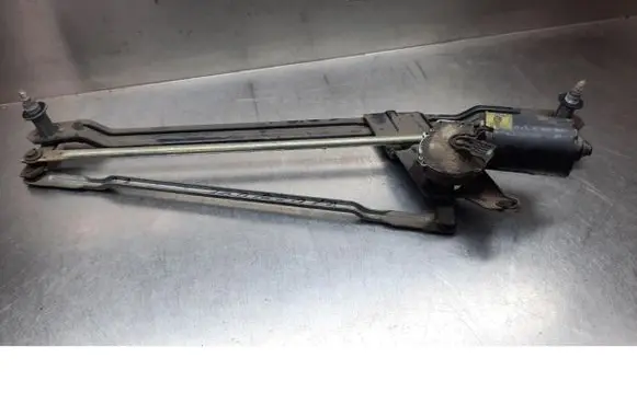 Volkswagen PASSAT B3 Front wiper linkage 357955113A