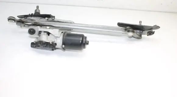 Mazda 3 II Front wiper linkage and motor 0629B108
