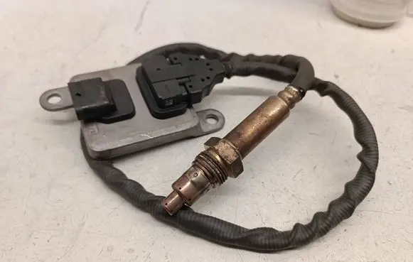Mercedes-Benz Vito Viano W447 Lambda probe sensor A0009050108 0009050108 A2C13684300286