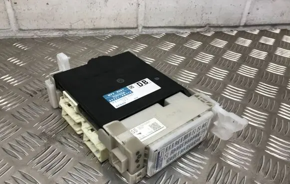 Toyota Yaris Other control units/modules 892210D470 8273052K40