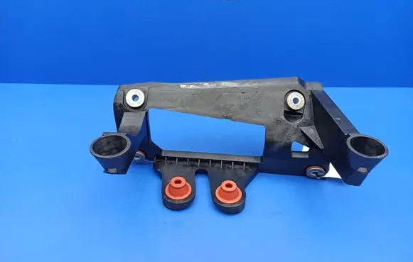 BMW 6 E63 E64 Active stabilizer control/Valve assembly holder 37206761207