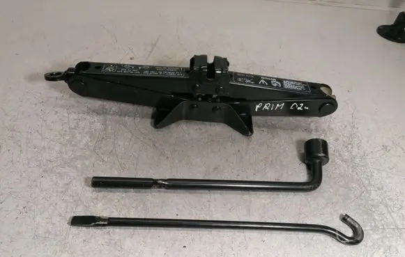 Nissan Primera Lift Jack 99550AV700
