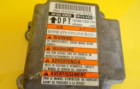 Suzuki Baleno EG Airbag control unit/module 38910-64G11 3891064G11