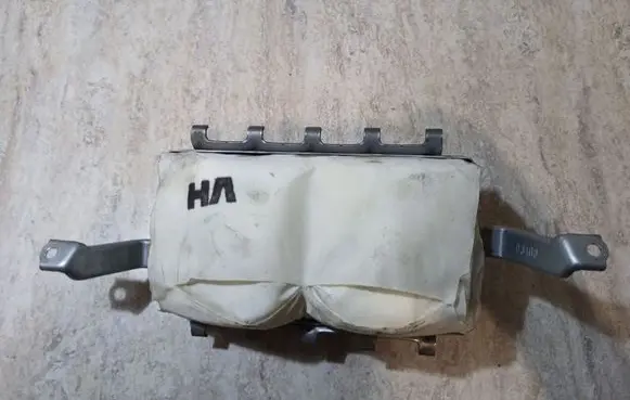Toyota Avensis T270 Passenger airbag 8214005
