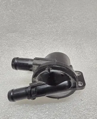 Volvo XC40 Electric auxiliary coolant/water pump 31686567