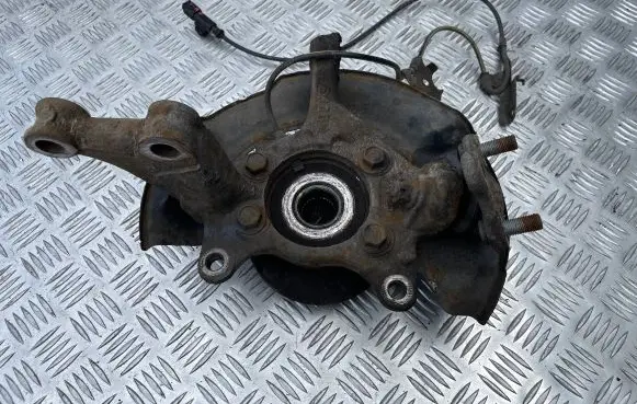 Toyota Verso Front wheel hub spindle knuckle