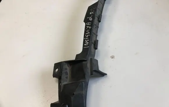 Front bumper mounting bracket