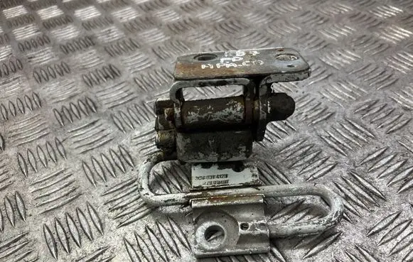 Volkswagen PASSAT B7 Front door lower hinge 3C8831412B