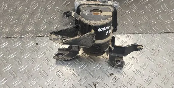 Toyota Auris 150 Engine mount bracket