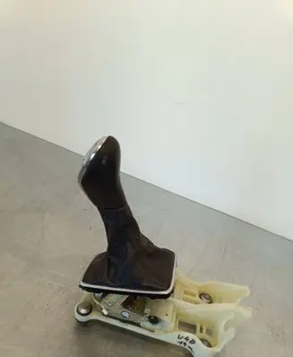 Volvo V40 Gear shifter/selector 