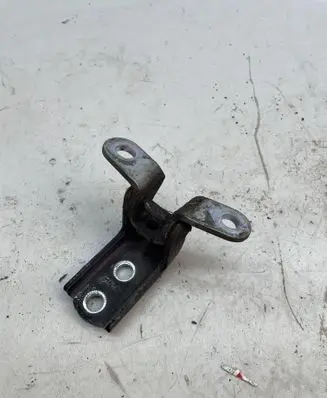 Hyundai Santa Fe Rear door lower hinge