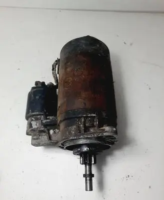 Volkswagen Golf I Starter motor 0001317009 068911023E