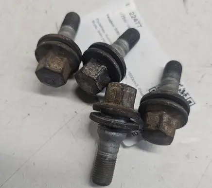 Peugeot 3008 I Nuts/bolts 