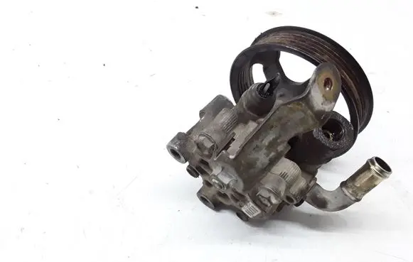 Toyota Corolla Verso E121 Power steering pump