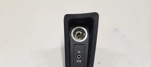BMW 1 E81 E87 AUX in-socket connector 61316930561 5116911041001 911041001