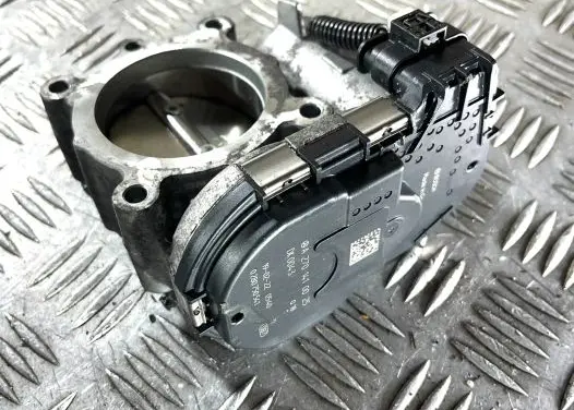 Mercedes-Benz GLA W156 Throttle valve A2701410025 2701410025