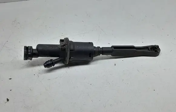 Peugeot 5008 Clutch master cylinder 