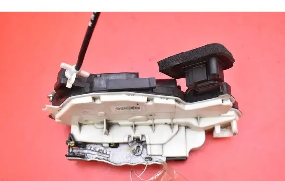 Skoda Yeti (5L) Front door lock 5E1837015A