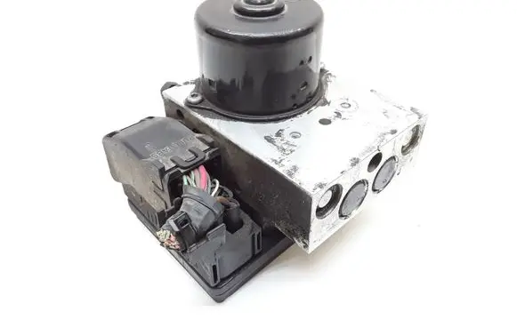Volvo XC90 ABS Pump 30714956