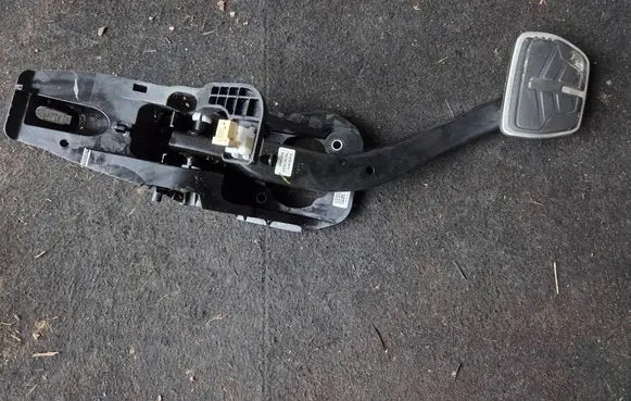 BMW 3 G20 G21 Brake pedal 687428105 SK148125 14145710