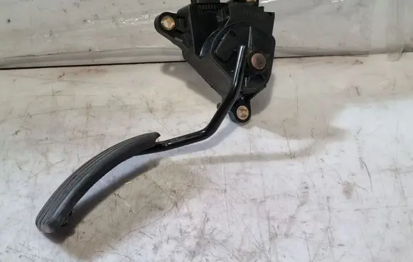Renault Megane II Accelerator throttle pedal 8200153270