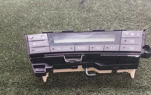 Toyota Prius (XW30) Climate control unit 75D726