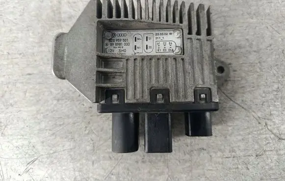 Audi A2 Coolant fan relay 8Z0959501